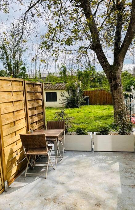 Le Belloc- Suberbe Appartement T1 Bis - Au Calme - Terrasse - Vue Jardin アジャン エクステリア 写真
